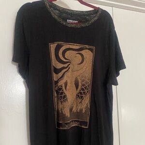 torrid Black Short Sleeve Graphic Tee with Gold Print